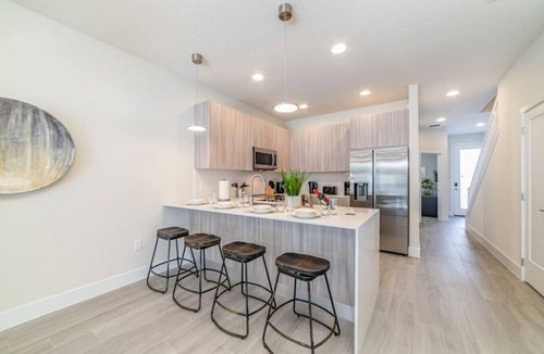 Four Corners Villa | 3BR Villa | Heated Pool Fireplace | ⭐10/10 | 20 Min Disney, Sleeps 6
