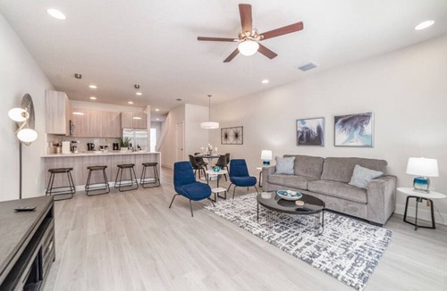 Four Corners Villa | 3BR Villa | Heated Pool Fireplace | ⭐10/10 | 20 Min Disney, Sleeps 6