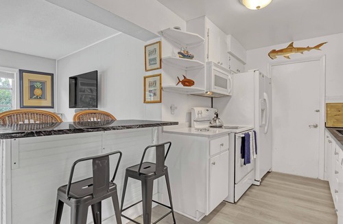 Palm Springs House | 3BR West Palm Beach House with Heated Pool - Close to Downtown and Beach