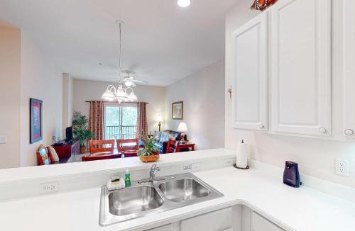 Bahama Bay House | 3rd floor condo w gym basketball court tennis court balcony restaurant