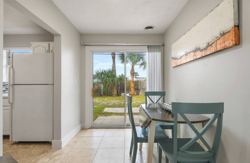 Ormond-by-the-Sea House | 3rd House from the Beach! ~ Family-Friendly Home ~ Just 2-Min Walk to the Ocean!