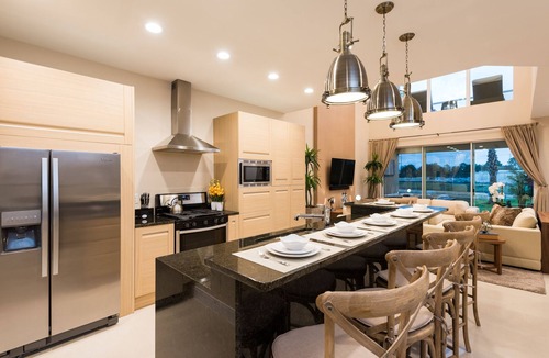 Florida Central Atlantic Coast House | 4 B/R Villa, Free Parking & Free Wi-Fi, Near Disney Family Friendly