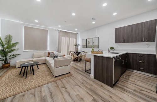 Riviera Beach House | 4 Bed WPB - Home Near 95, Airport, DT & Beaches