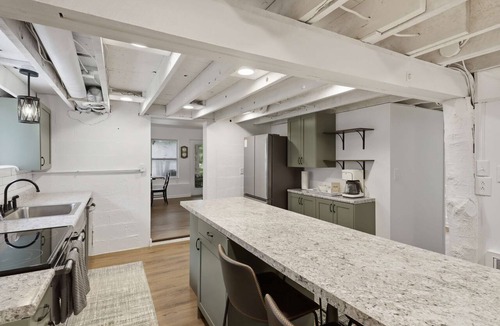 Stover Apartment | 4 bedroom-3 Bath Lakefront Home with Private Dock
