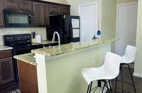 South Arlington House | 4-bedroom house in Gated Community . Perfect for extended stay