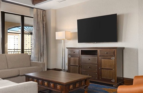 Lake Buena Vista Resort | 4 Bedroom Presidential, Dual Masters, Inside Disney Gate - 25% off Early Booking