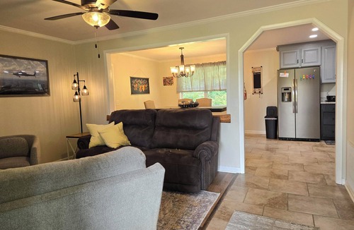 Enterprise House | 4 bedroom quiet county home close to everything!