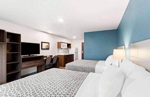 Dupont Hotel | 4 Budget-Friendly Denver Units Near Dick’s Stadium | Pets are Allowed