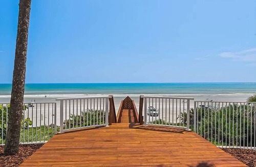 New Smyrna Beach House | 4+Bunk Rm - 4700sqft Beach House sleeps 16 - Elevator EV-Charger - Steps to sand