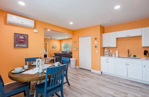 St. Pete Beach Condo | 🌴4 Individual Units🌞Near Beach/Restaurants🐠Pool☀ The Lofts 8-11