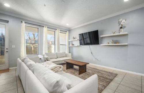 Sanford House | 4 Mi to Dtwn: Home w/Pool Access in Sanford
