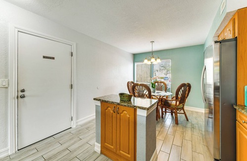 Gulf Gate Estates Apartment | 4 Mi to Siesta Key Beach: Condo w/Private Patio