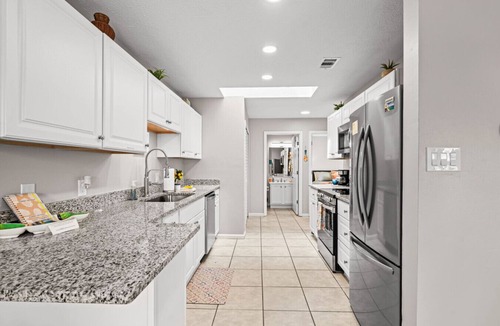 Gulf Lagoon Beach House | 4 Min Walk to Beach | 2BR | King Bed | Private Yd