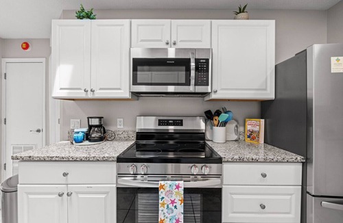 Gulf Lagoon Beach House | 4 Min Walk to Beach | 2BR | King Bed | Private Yd