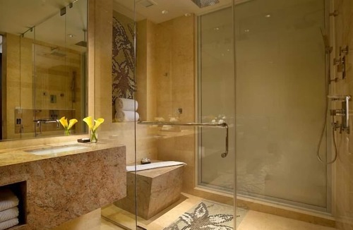 Seybold Hotel | 4 Spacious Rooms, Minutes Drive to Downtown Miami & Miami Seaplane Base!