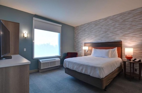 Upper Grand Lagoon Hotel | 4 Spacious Units w/Free Breakfast | Onsite Pool | Pets Allowed
