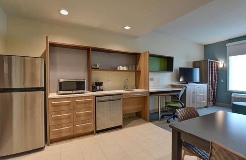 Upper Grand Lagoon Hotel | 4 Spacious Units w/Free Breakfast | Onsite Pool | Pets Allowed