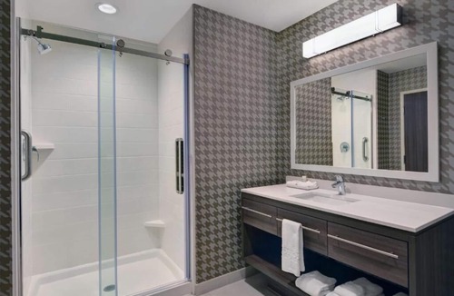 Upper Grand Lagoon Hotel | 4 Spacious Units w/Free Breakfast | Onsite Pool | Pets Allowed