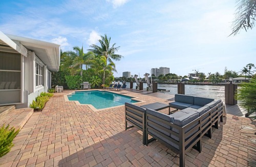 Santa Barbara Estates House | 406 Managed by Brampton Park