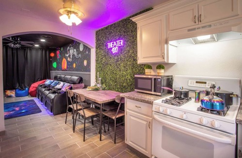 Albuquerque Apartment | 420 Friendly Movie Theater Minutes to DownTown!