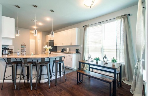 Central Arlington House | 4BR 2,5BA Holiday Home in the Heart of Cowboy Nation
