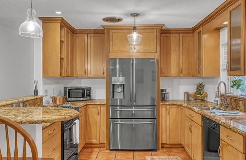Palm City House | 4br/2ba Zen Garden mins to adventures