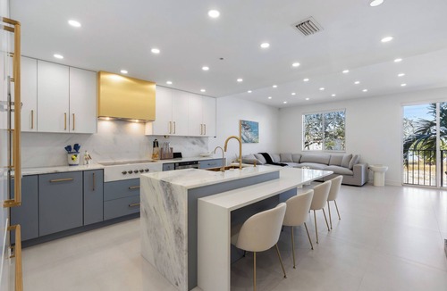 Pineapple Grove Arts District House | 4BR/4BR Atlantic Ave Luxury Townhome + Golf Cart
