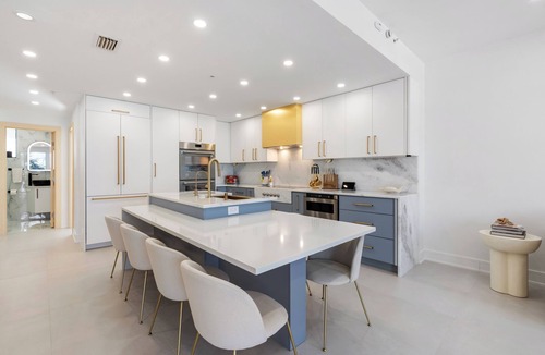 Pineapple Grove Arts District House | 4BR/4BR Atlantic Ave Luxury Townhome + Golf Cart