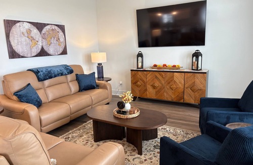 Opelika House | 4BR Auburn–Opelika Escape | Sleeps 8 | Minutes to Tiger Town