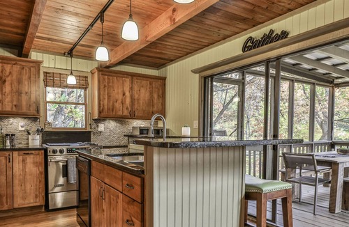 Big Canoe Cabin | 4BR+Loft Blue Ridge Mtns Big Canoe Charming Cabin