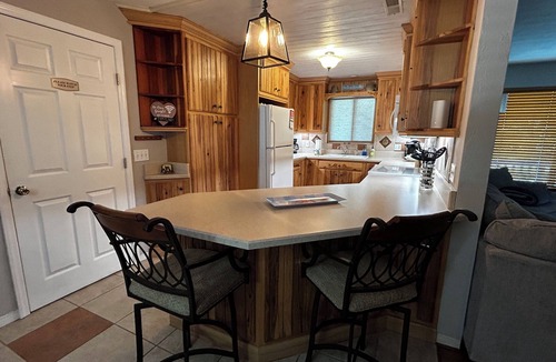 South Daytona House | 4BR Pet-Friendly Home Fenced Half Acre 10 mins to the Beach And Speedway.