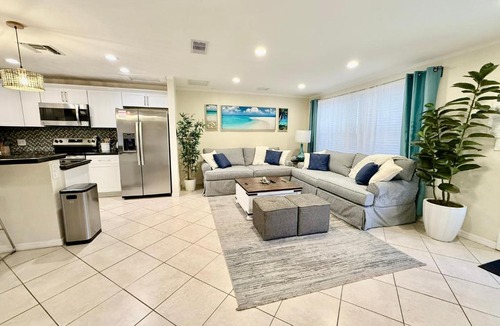 Palm Beach Gardens House | 4br Private Guest Suite Pool PGA Beaches