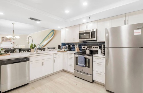 Indian Shores Condo | 4th Floor Poolside 3BR | Panoramic Gulf Views | Heated Pool, Hot Tub, Sleeps 11