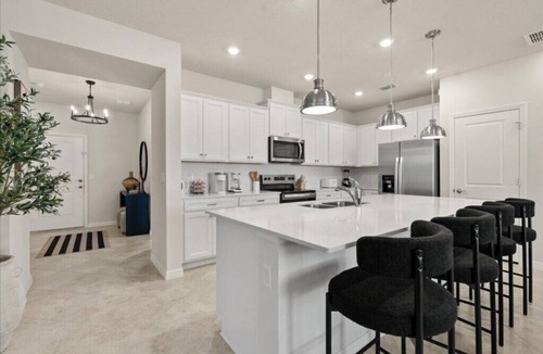 Clermont House | 5 BD/4.5 BA/Windsor Cay (16202 CC)