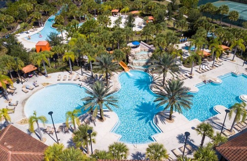 Loughman House | 5 Bedrooms, Pool and Resort