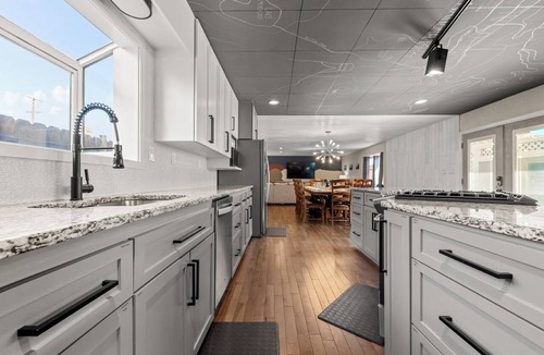 Central Colorado Springs House | 5 King Beds — Chef's Kitchen, Fire Pit Lounge