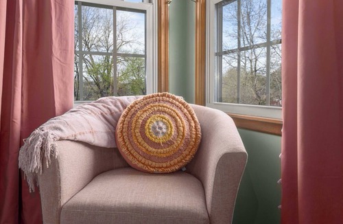 Waldron Apartment | 5 King Beds, Mins to Activities, & Kayaks