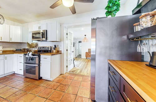 Edgewood Cottage | 5 Mi to Las Olas Beach! Bright Home w/Fenced Yard