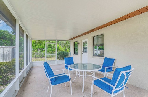 Spring Hill House | 5 Mi to Weeki Wachee! Home w/Lanai & Air Hockey