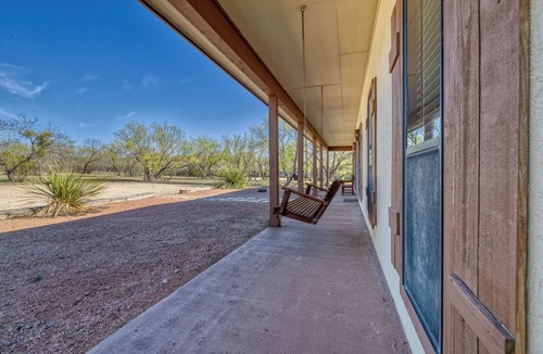 Sabinal House | 5 O'clock Somewhere~Near River~Pool~Hot Tub~15 Mins from Garner St Prk