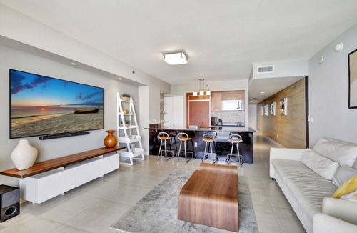 Hallandale Beach Apartment | 5 STAR RESORT , BEACH ACCESS 46 FLOOR ,MODEL G, UNOBSTRUCTED OCEAN-VIEW