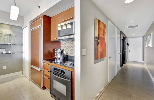 Hallandale Beach Apartment | 5 STAR RESORT , BEACH ACCESS 46 FLOOR ,MODEL G, UNOBSTRUCTED OCEAN-VIEW
