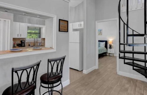 Dolphin's Cove House | 5-STAR Sunset Retreat 3BR at Cabrillo