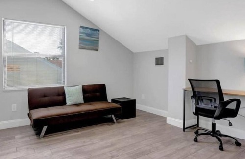 Dolphin's Cove House | 5-STAR Sunset Retreat 3BR at Cabrillo