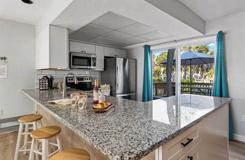 Englewood House | 50 steps to uncrowded beach - 2 king beds - Pac Man arcade - summer beach fun!