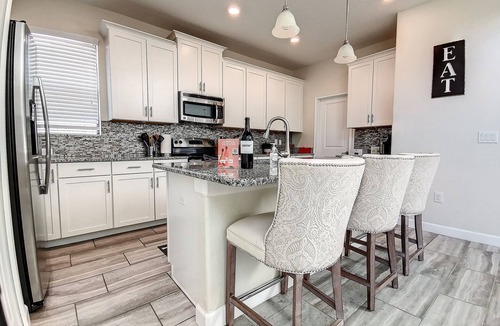 Loughman House | ✨ 5BR Disney Dream Villa | Theater, Pool & Game Loft