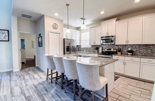 Loughman House | ✨ 5BR Disney Dream Villa | Theater, Pool & Game Loft