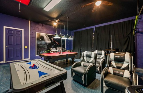 Highgate Park House | 5BR Pool Home-Spa-Epic Game Room Near Disney