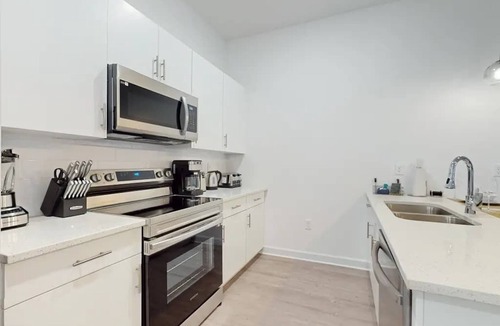 Loughman House | 5BR Retreat w/Private Pool Near Disney & More!