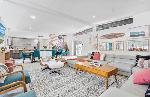 North Miami Beach House | 5BR Villa with Heated Pool, Firepit and 10mins to Beach